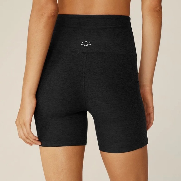 Beyond Yoga Spacedye Keep Pace Pocket Short in Darkest Night - Picture 2 of 11